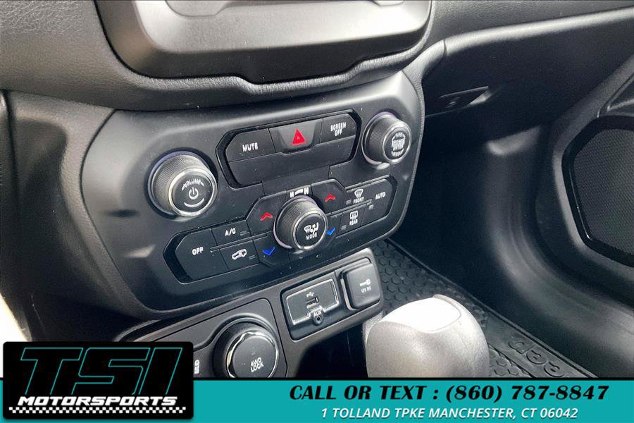 Used 2020 Jeep Renegade Altitude AWD/4WD image 29