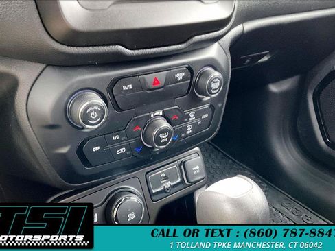 Used 2020 Jeep Renegade Altitude AWD/4WD image 29