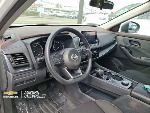 Used 2023 Nissan Rogue S image 18