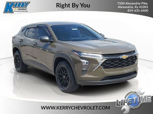 Used 2024 Chevrolet Trax LS FWD image 1
