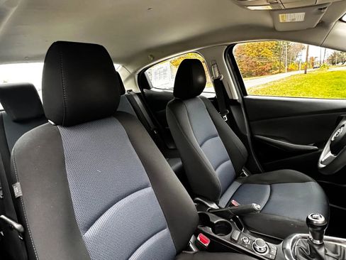 Used 2017 Toyota Yaris iA image 30