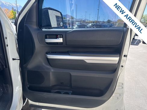 Used 2017 Toyota Tundra SR5 w/ SR5 Upgrade Package AWD/4WD image 10