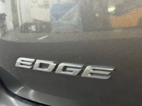 Used 2018 Ford Edge SEL w/ Equipment Group 201A image 8