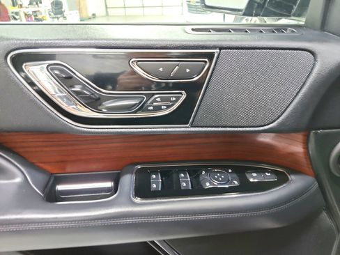 Used 2024 Lincoln Navigator Reserve image 33