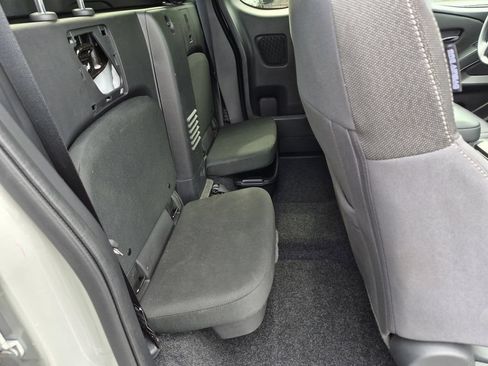Used 2025 Nissan Frontier SV RWD image 23