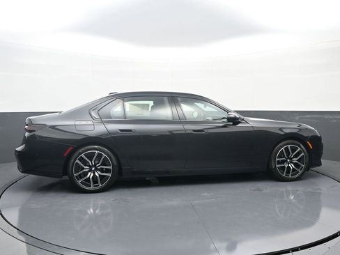 New 2026 BMW 740i xDrive image 8