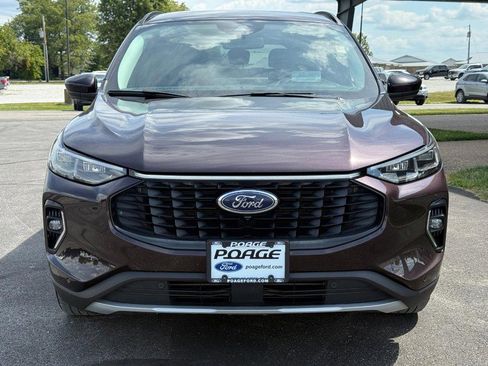 Used 2023 Ford Escape Platinum w/ Premium Technology Package image 9