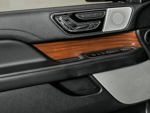 Used 2021 Lincoln Navigator Reserve image 15