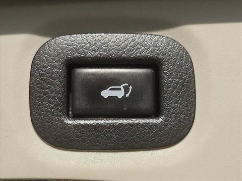 Used 2020 Nissan Rogue SV AWD/4WD image 7