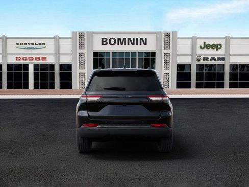 New 2025 Jeep Grand Cherokee Limited w/ Black Appearance Package image 7