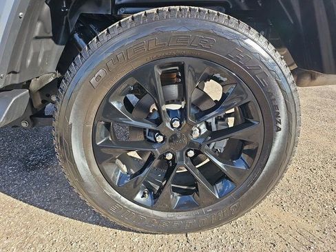 Used 2023 Jeep Gladiator Overland image 30