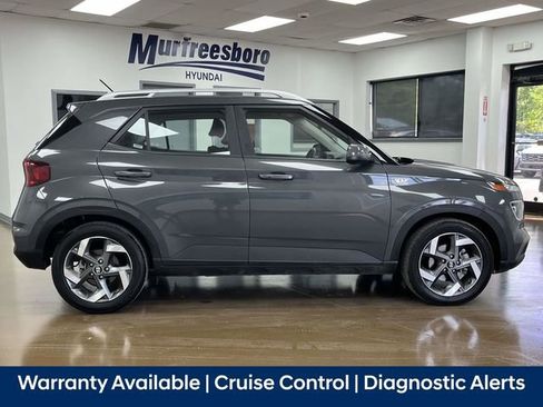 Used 2025 Hyundai Venue SEL FWD image 4