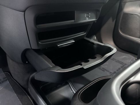 New 2026 Chrysler Pacifica Select AWD/4WD image 35