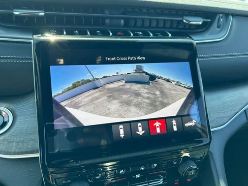 New 2025 Jeep Grand Cherokee L Limited w/ Luxury Tech Group II image 11