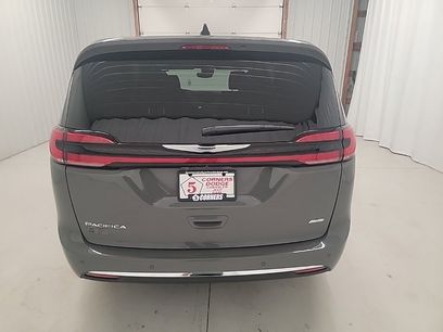 New 2025 Chrysler Pacifica Select