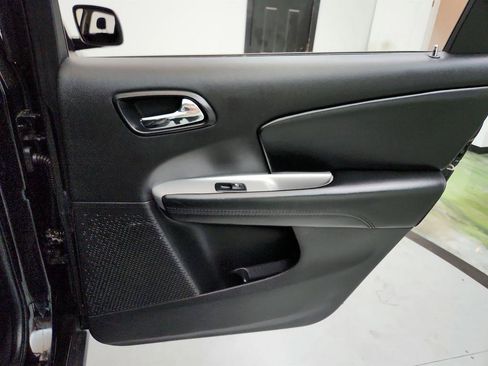 Used 2019 Dodge Journey SE w/ Premium Group FWD image 28