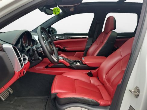 Used 2016 Porsche Cayenne GTS AWD/4WD image 9