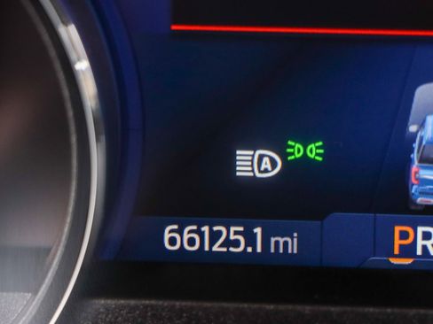 Used 2022 Ford Expedition Limited image 17