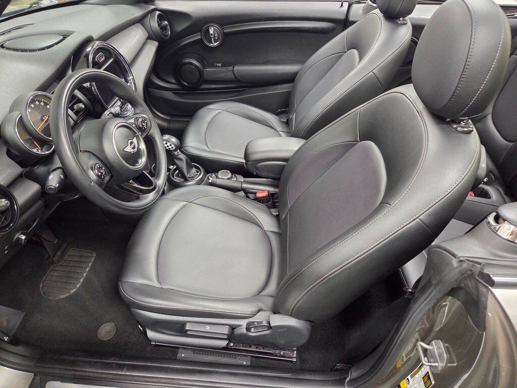 Used 2019 MINI Cooper Convertible w/ Signature Upholstery Package FWD image 17