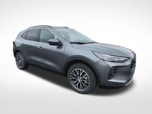 New 2026 Ford Escape SE w/ PHEV Premium Package FWD image 2