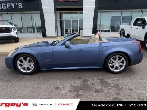Used 2005 Cadillac XLR RWD image 6