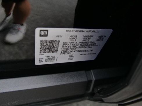 Used 2024 GMC Yukon XL SLT w/ SLT Luxury Package image 61