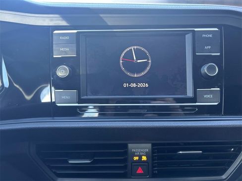 Used 2024 Volkswagen Jetta SE image 27