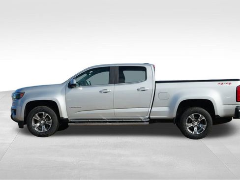Used 2017 Chevrolet Colorado W/T w/ WT Convenience Package image 4