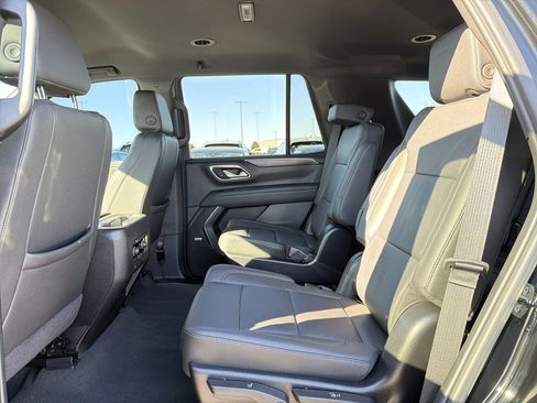 Used 2024 Chevrolet Tahoe Z71 w/ Luxury Package image 15