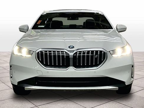Certified 2026 BMW i5 eDrive40 image 3