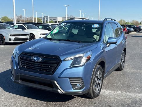 Used 2022 Subaru Forester Premium AWD/4WD image 6