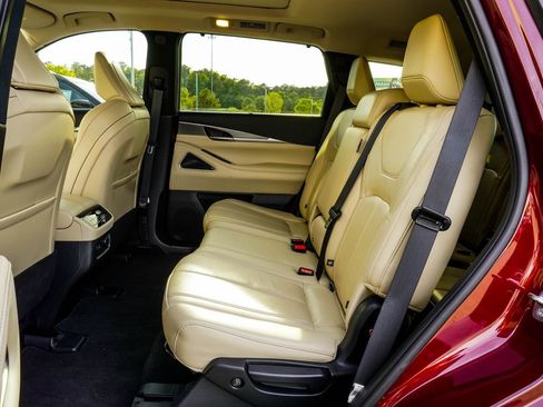 Used 2023 INFINITI QX60 Luxe w/ Vision Package FWD image 35