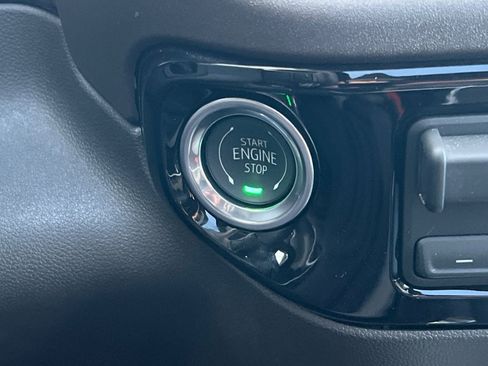 Used 2026 GMC Sierra 3500 SLT w/ SLT Premium Package image 19