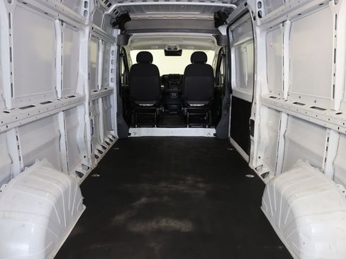Used 2025 RAM ProMaster 2500 w/ Convenience Group FWD image 15