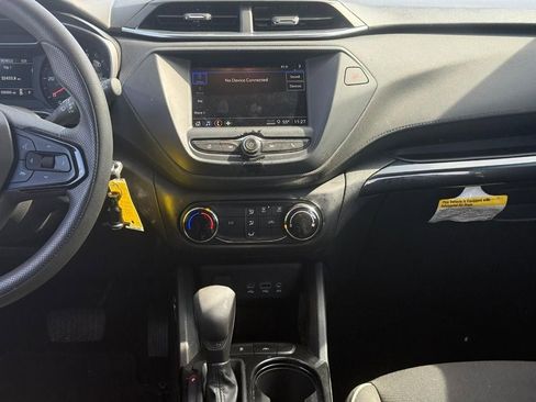 Used 2023 Chevrolet TrailBlazer LS FWD image 14