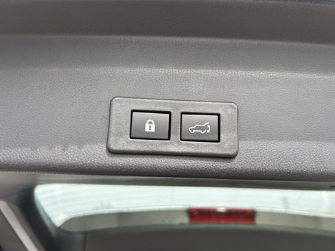 Used 2024 Subaru Ascent Premium w/ Convenience Package image 27