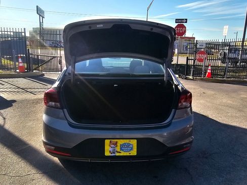 Used 2020 Hyundai Elantra SE FWD image 7