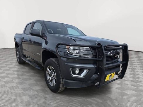 Used 2017 Chevrolet Colorado Z71 AWD/4WD image 3