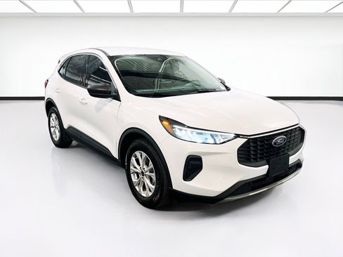 Used 2023 Ford Escape Active FWD image 3