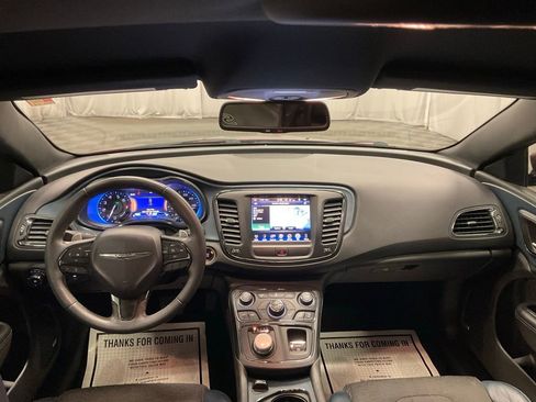 Used 2015 Chrysler 200 S w/ Navigation & Sound Group I image 31