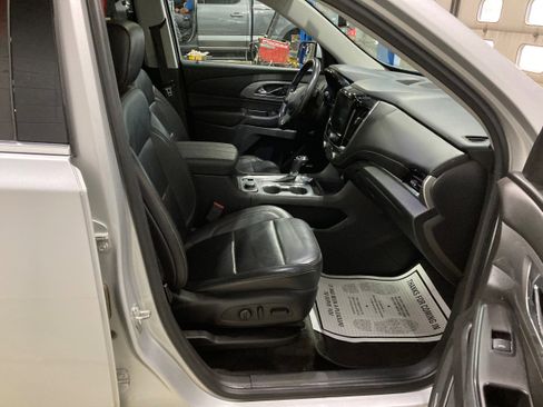 Used 2018 Chevrolet Traverse LT image 4