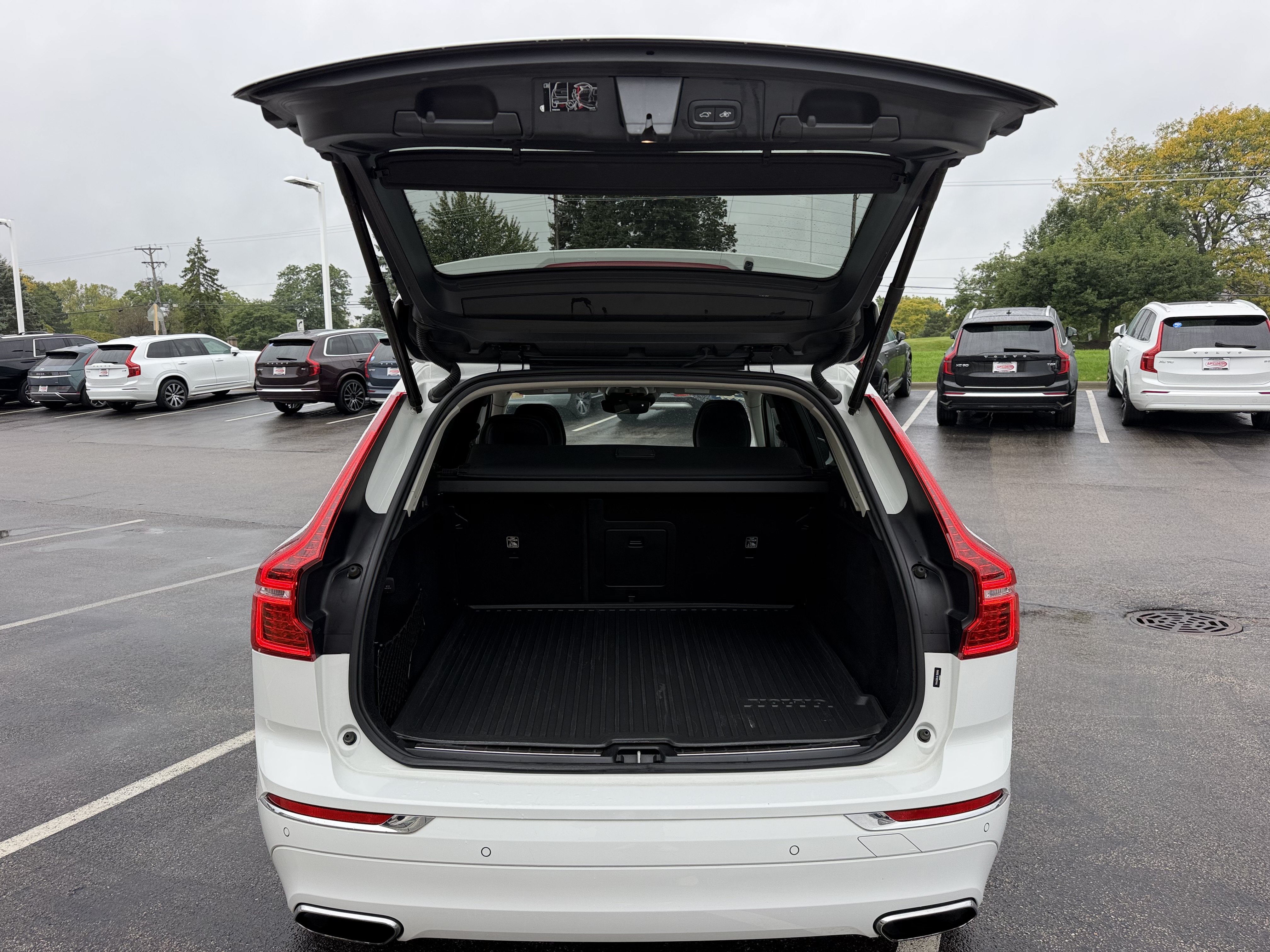 Used 2020 Volvo XC60 T6 Inscription AWD/4WD image 11