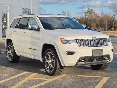 Used 2019 Jeep Grand Cherokee Overland image 2