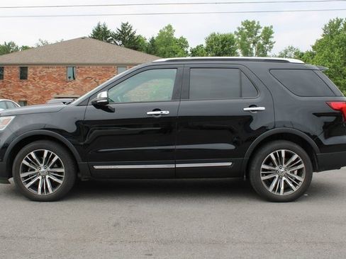 Used 2017 Ford Explorer Platinum image 5
