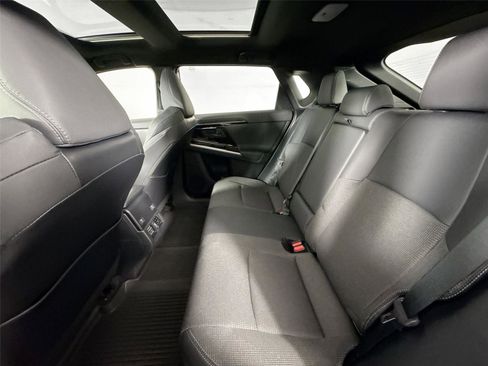 Used 2024 Toyota bZ4X XLE image 31