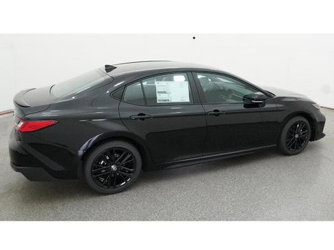 New 2026 Toyota Camry SE image 10