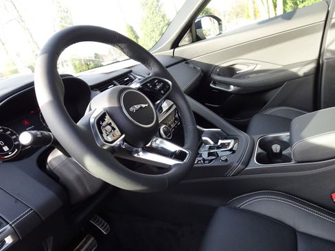 New 2024 Jaguar E-PACE R-Dynamic SE image 18