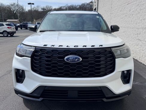 New 2026 Ford Explorer ST-Line AWD/4WD image 3