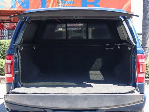 Used 2019 RAM 1500 Laramie AWD/4WD image 7