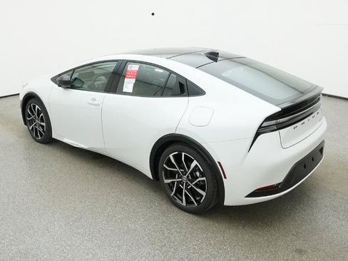 New 2025 Toyota Prius Plug-In Hybrid FWD image 34